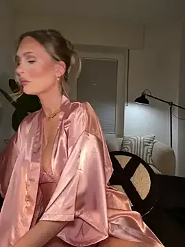 Lena_Blom on StripChat