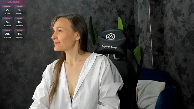 Lillian_White on StripChat 