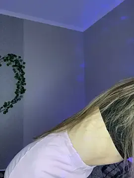 LillianHurd — Suck my finger near the camera