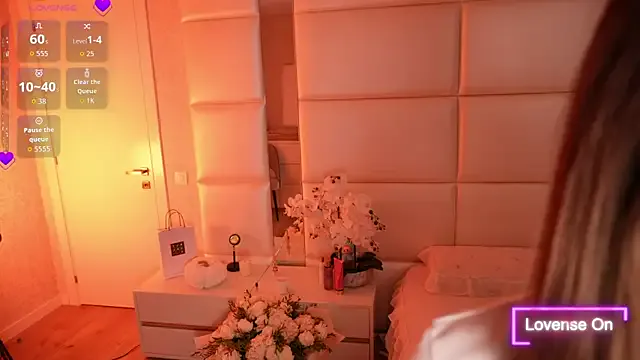 Lilly_Colins — Squeezing my big breasts 