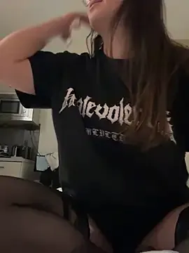 Freechat liloush__ on StripChat