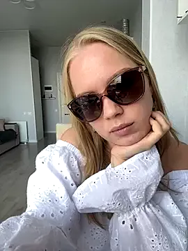 Little_Forest_ELF on StripChat 