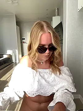 Little_Forest_ELF on StripChat 