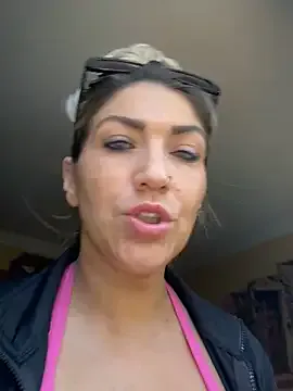 StripChat LittleMissEeve is Freechat LittleMissEeve — No shave November!