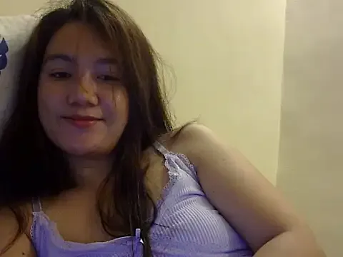 Freechat Lovelyclaya on StripChat