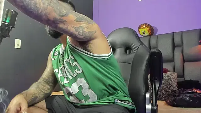 Lyon_vach on StripChat