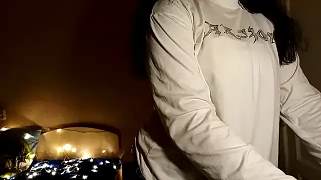 Freechat MandaDestiche on StripChat