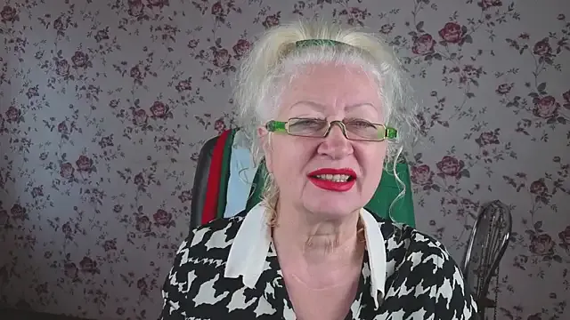 Maya_Mayflower on StripChat 