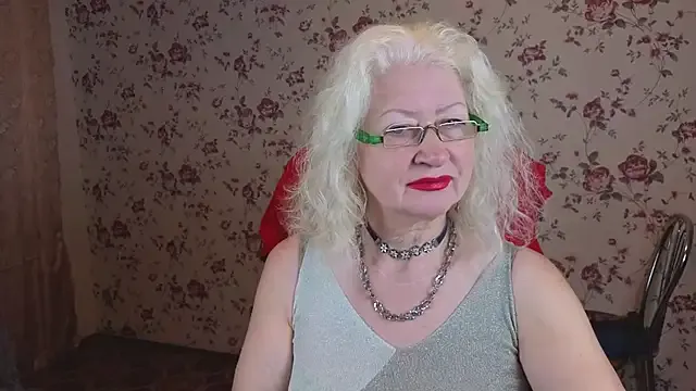 Maya_Mayflower on StripChat 