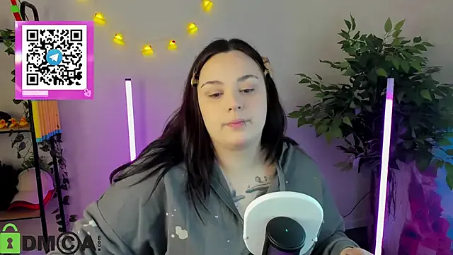 Mia_R0ss — Tease with your tongue