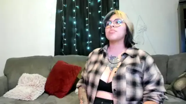 Freechat miacanela_xo on StripChat