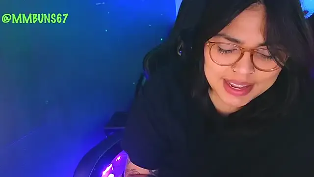 Freechat miacanela_xo on StripChat