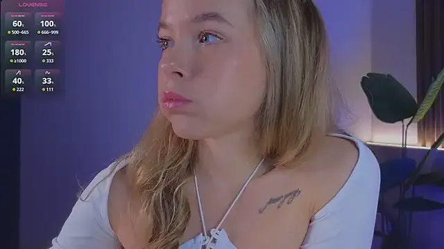 milly_shy on StripChat 