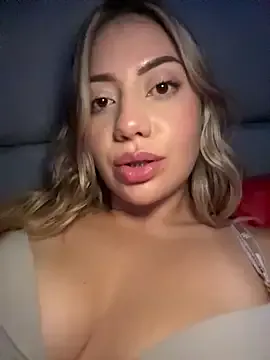 StripChat MissCat_ is Private MissCat_ — Make me enjoy