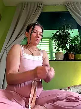 MooonReal on StripChat 