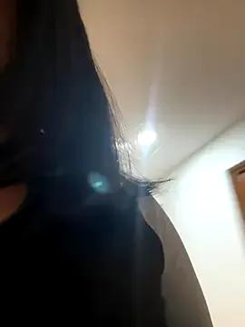 NamiNae — Fingers inside pussy in public cofee
