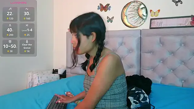 Freechat NubesNubladas on StripChat