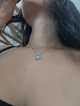 Pretty_roxxyy — Deep throat  + Tits job 