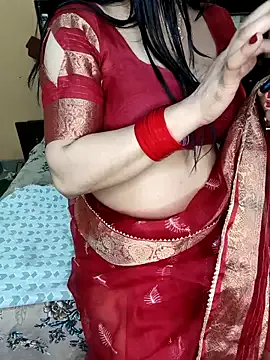 PRIYA_22 on StripChat