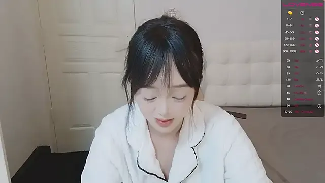 Group QiuPeiPeimmm on StripChat