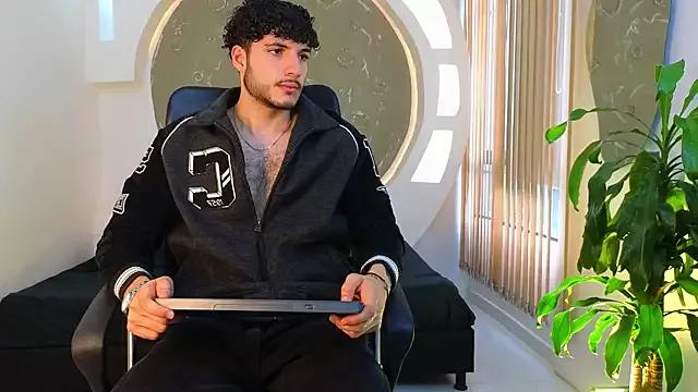 Rafael_Mendezz on StripChat 