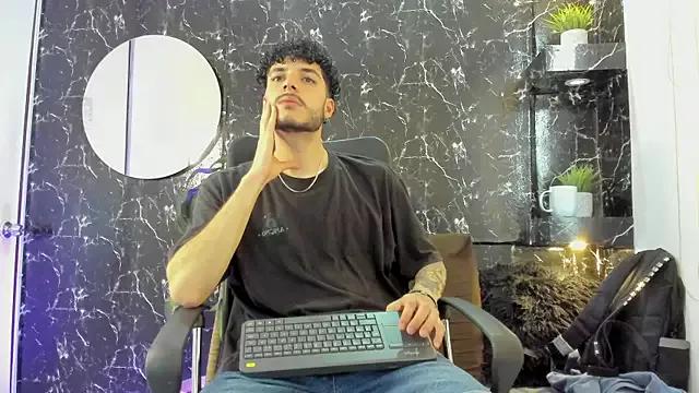 Rafael_Mendezz on StripChat 