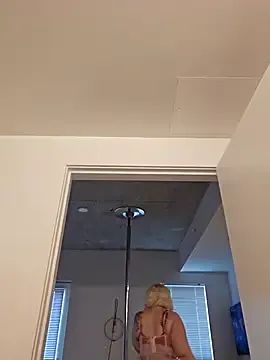 StripChat RaisingDaisy is Freechat RaisingDaisy — Straight jacket me