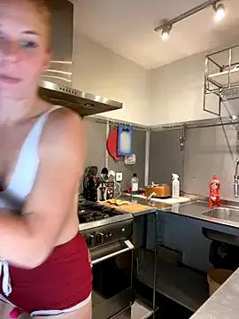 Redhairedteacher — Enlve mon petit short + photo hot LT 