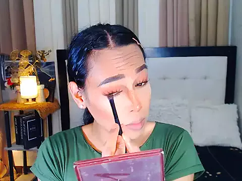 Savanna_White on StripChat 