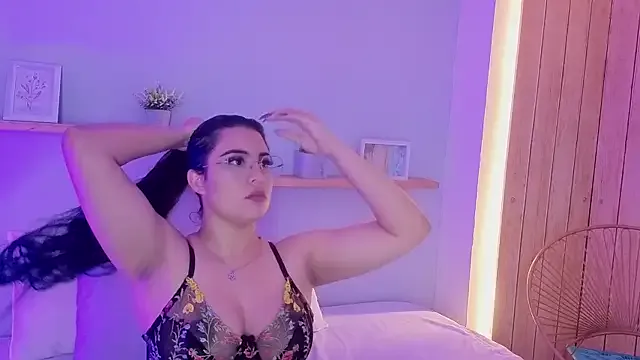 shainadavis on StripChat