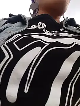 sophie_banger — Horny in street my friend spank my tits