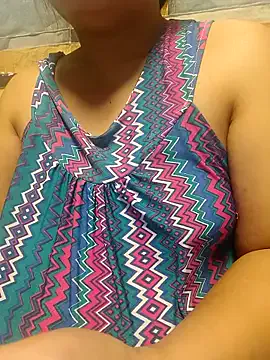 Freechat squirtshantal on StripChat