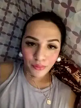 Yourbabyshane on StripChat