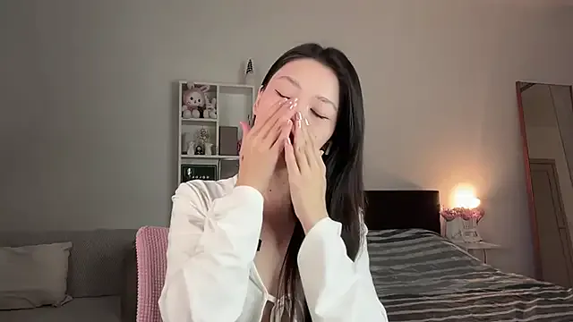 Group yourlittlesunrise_ on StripChat