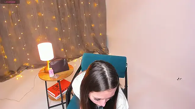 YvonneRobes on StripChat